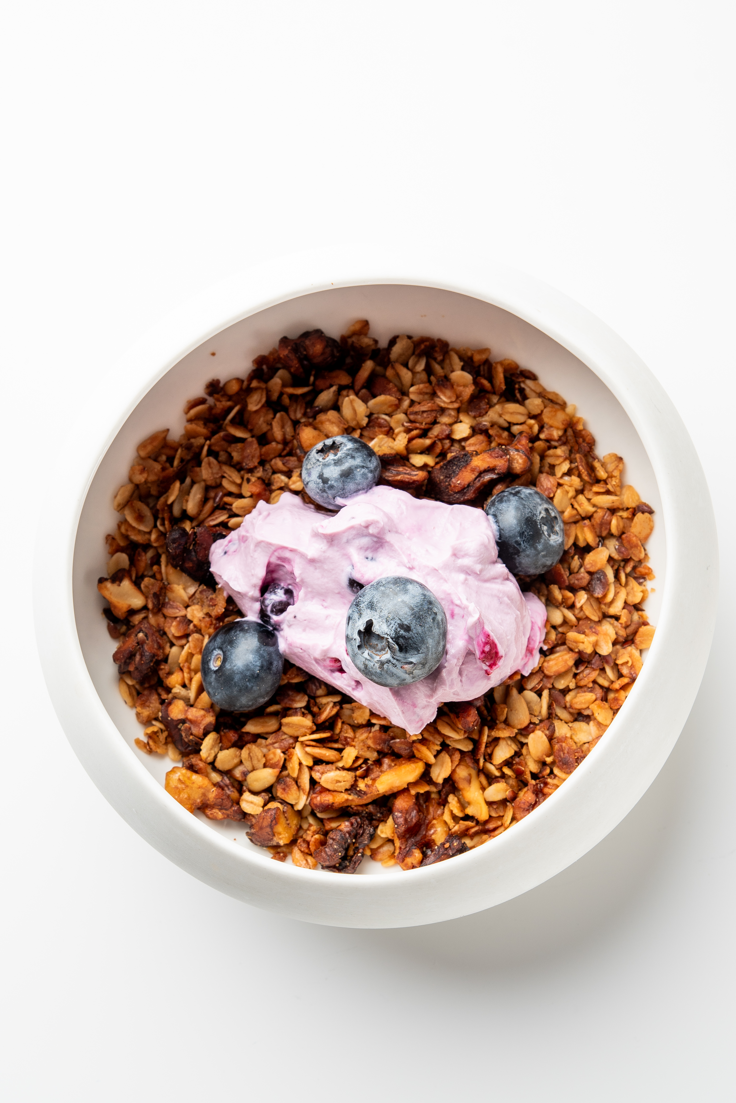 Гранола с черничным йогуртом<br>