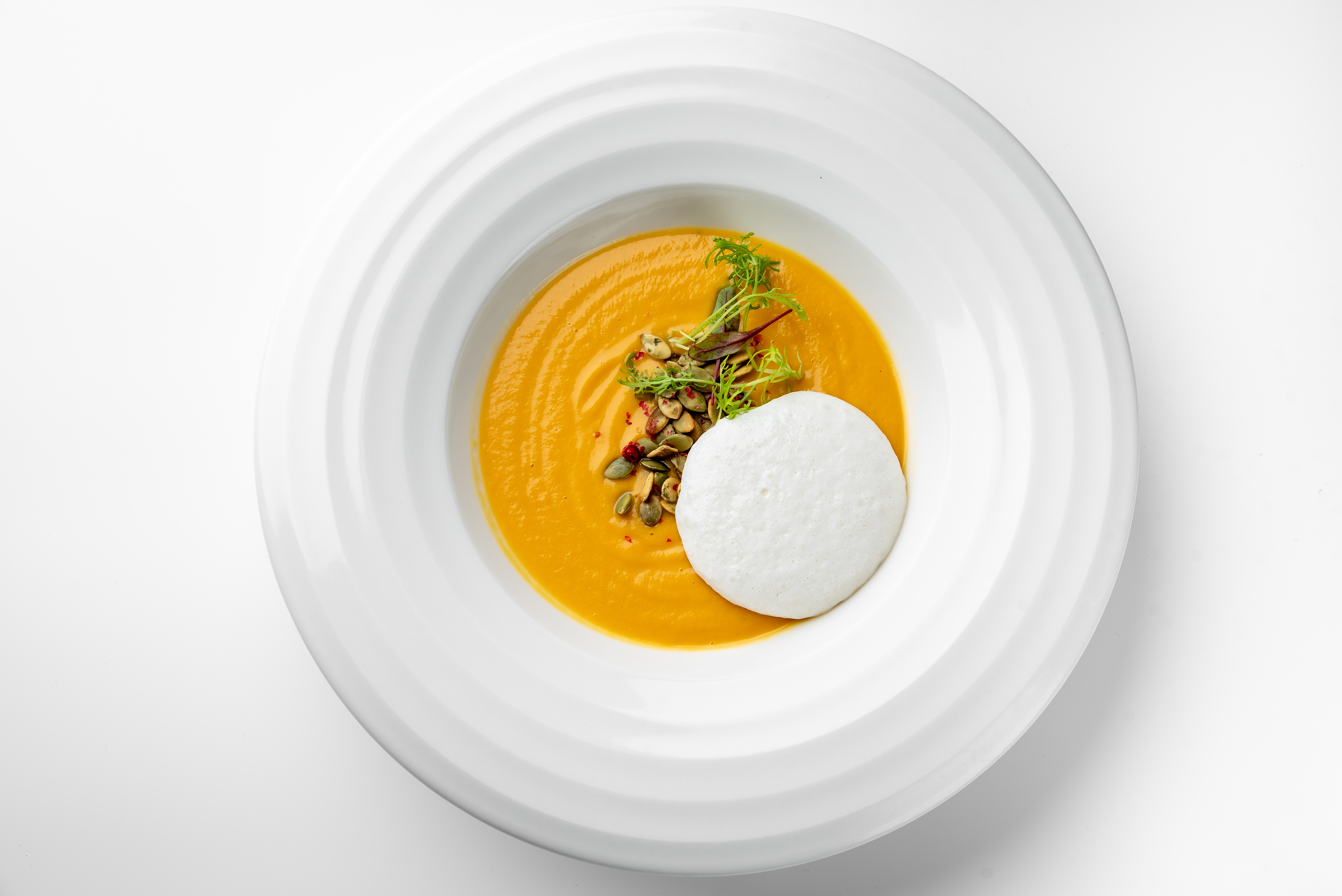 Тыквенный крем-суп с сырной эспумой