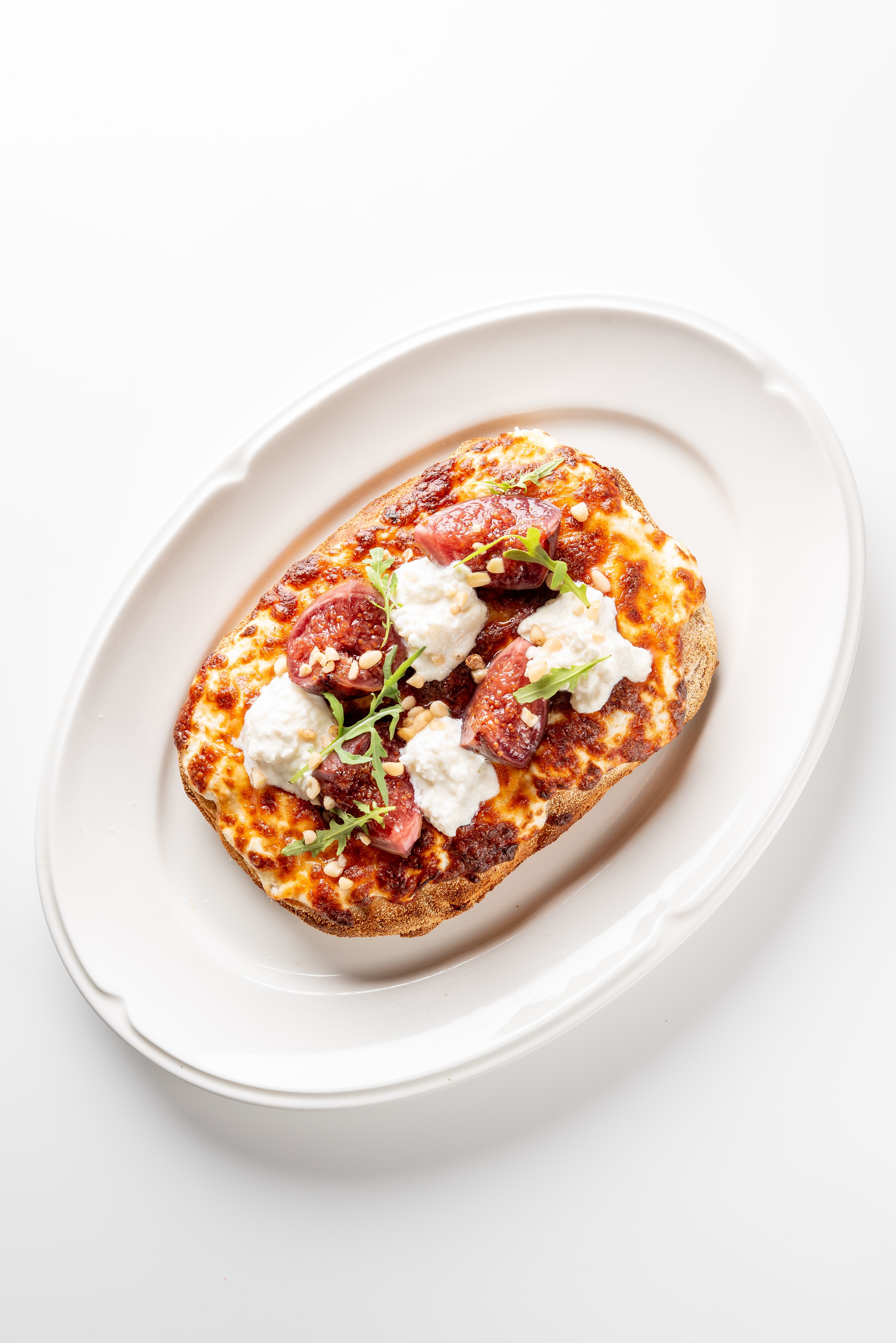 Пинса с инжиром и страчателлой